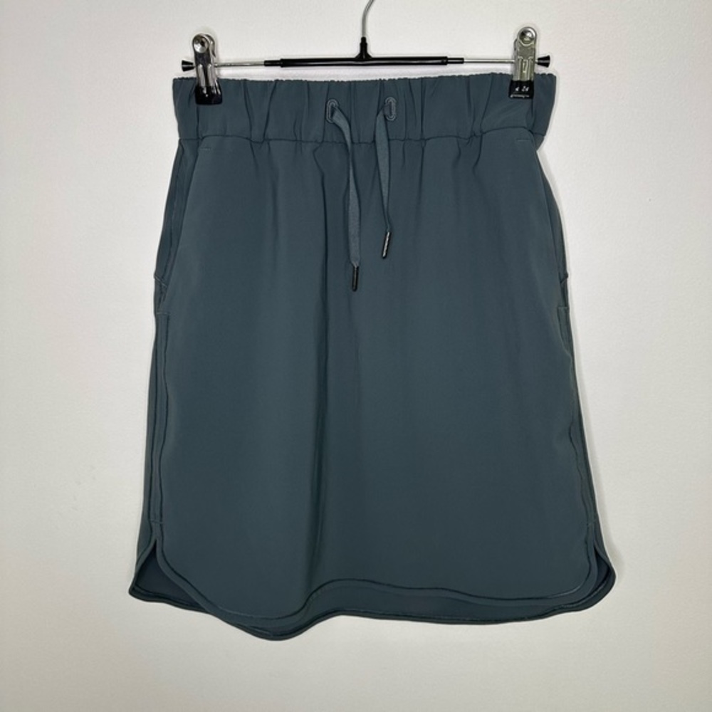 Lululemon On the‎ Fly Skirt sz 4